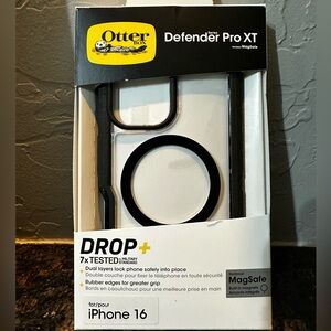 OtterBox Defender Pro XT Black And Clear Case with MagSafe for iPhone 16